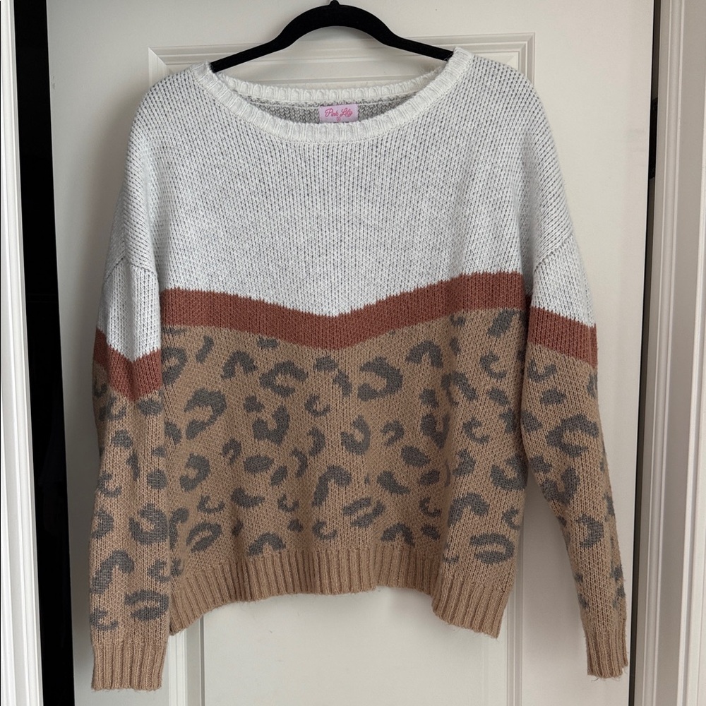Pink Lily Leopard Pattern Sweater - White and Tan